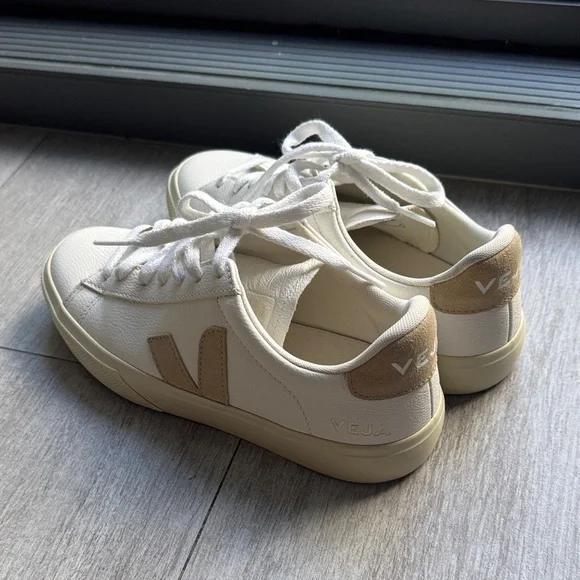 Veja CAMPO LEATHER WHITE NATURAL
Sneakers Running Shoes US 6 EUR 37 - Picture 5 of 10